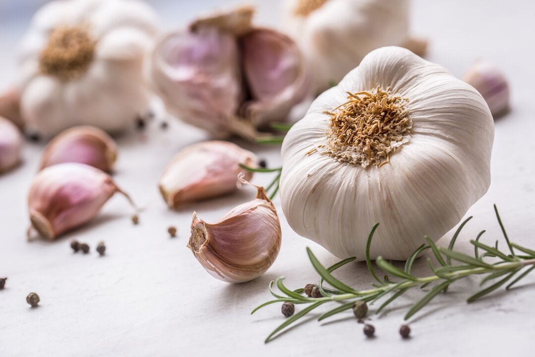 Garlic improves blood flow to the male genitals