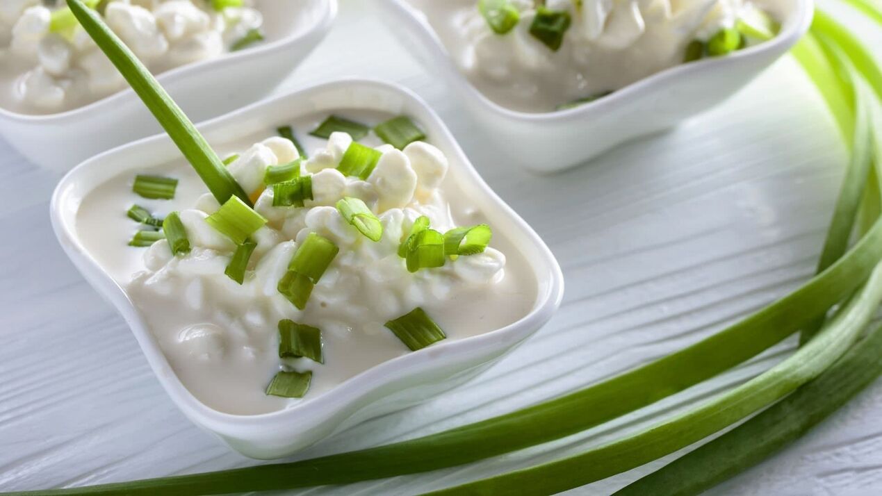Green onions with cottage cheese to improve effectiveness